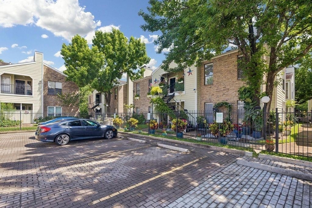 6602 Harbor Town Drive - Photo 7