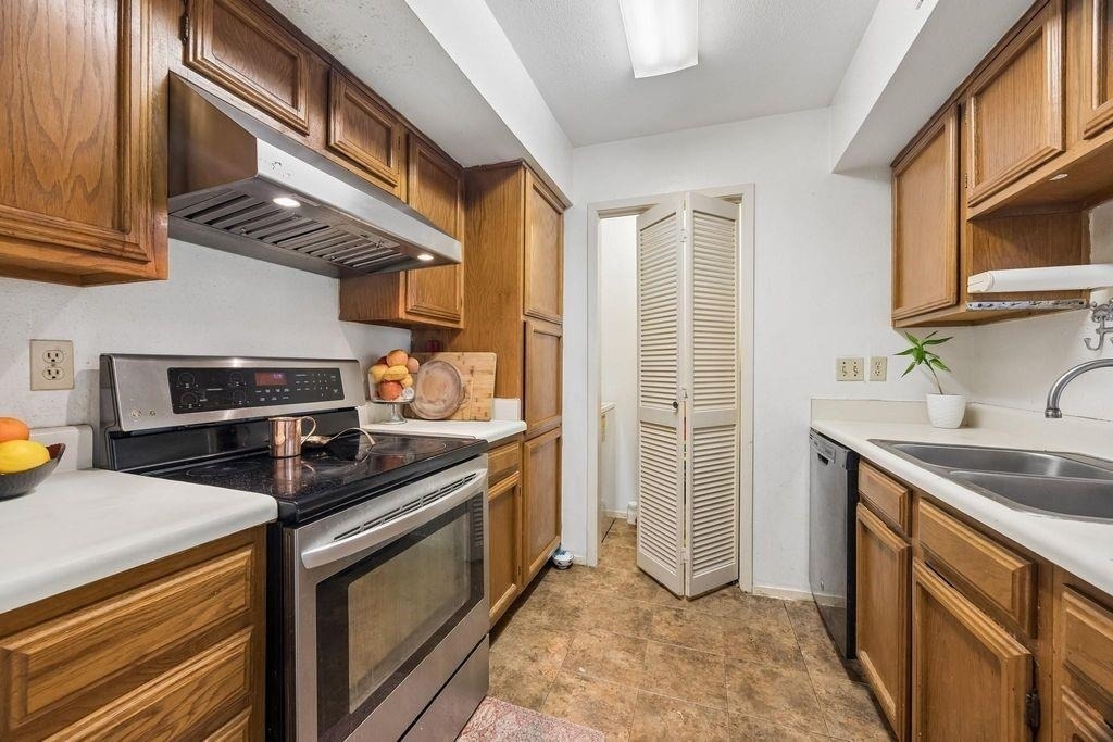6602 Harbor Town Drive - Photo 9