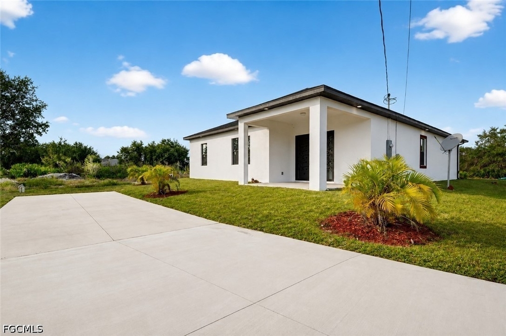2513 69th Street W - Photo 2