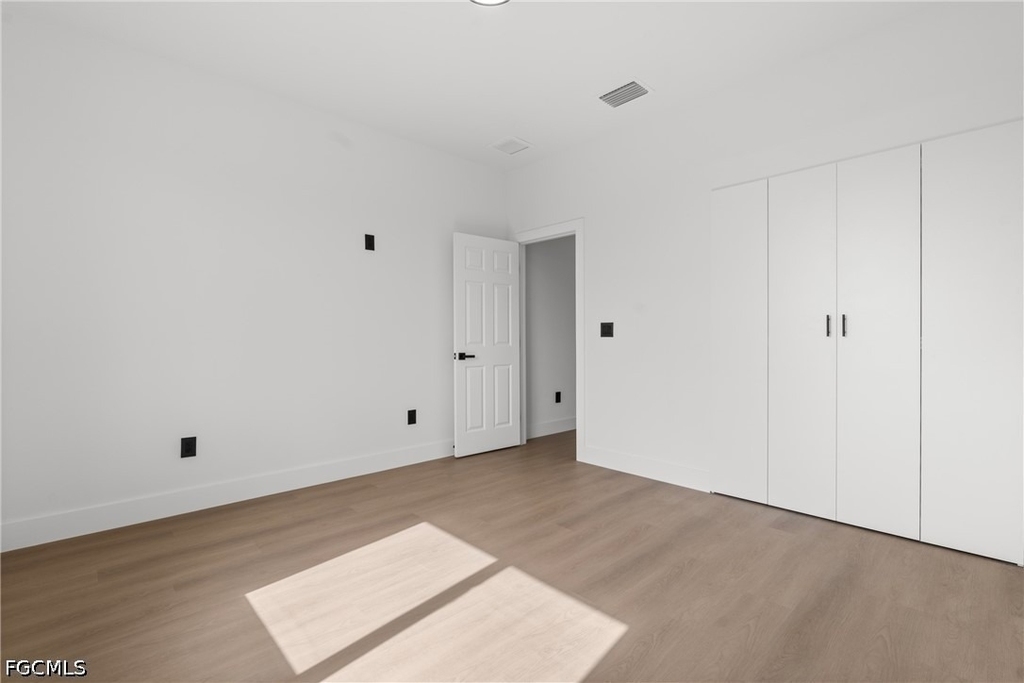 8033 Oakleaf Circle - Photo 18