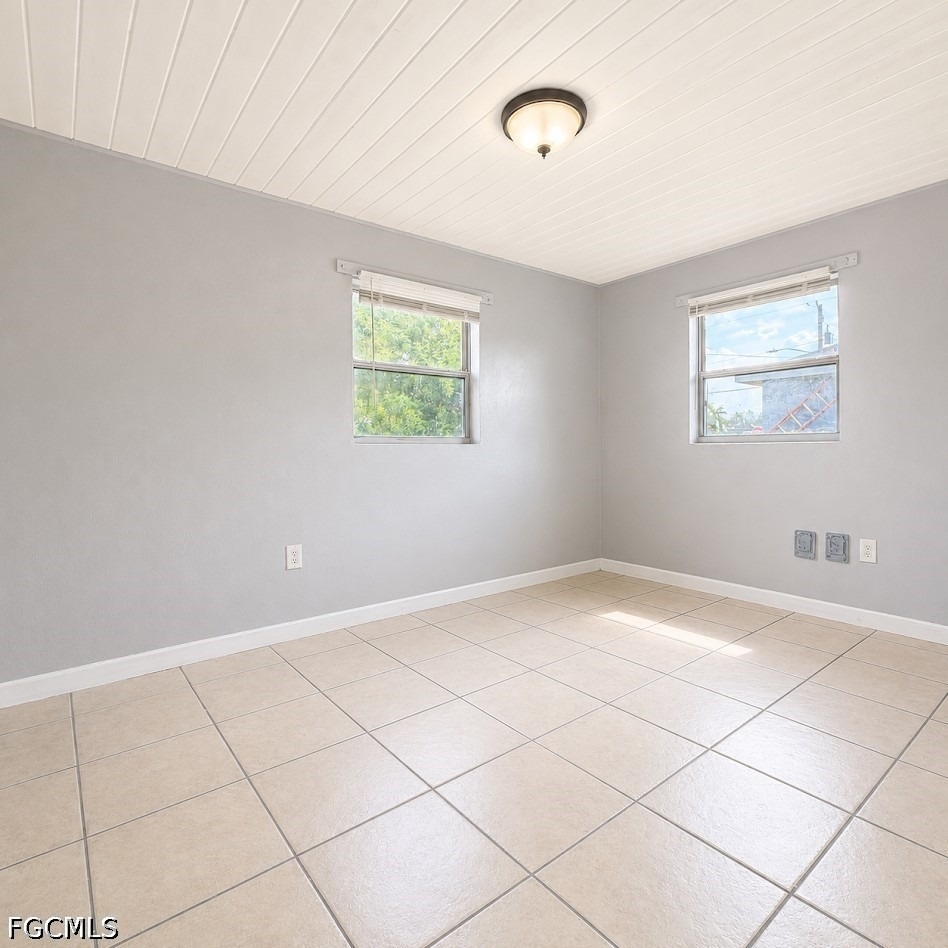 3240 Dora Street - Photo 8
