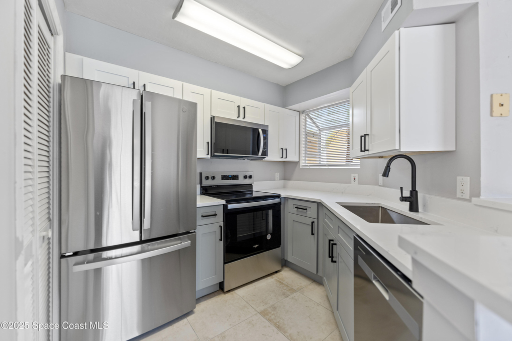 1841 Island Club Drive - Photo 5
