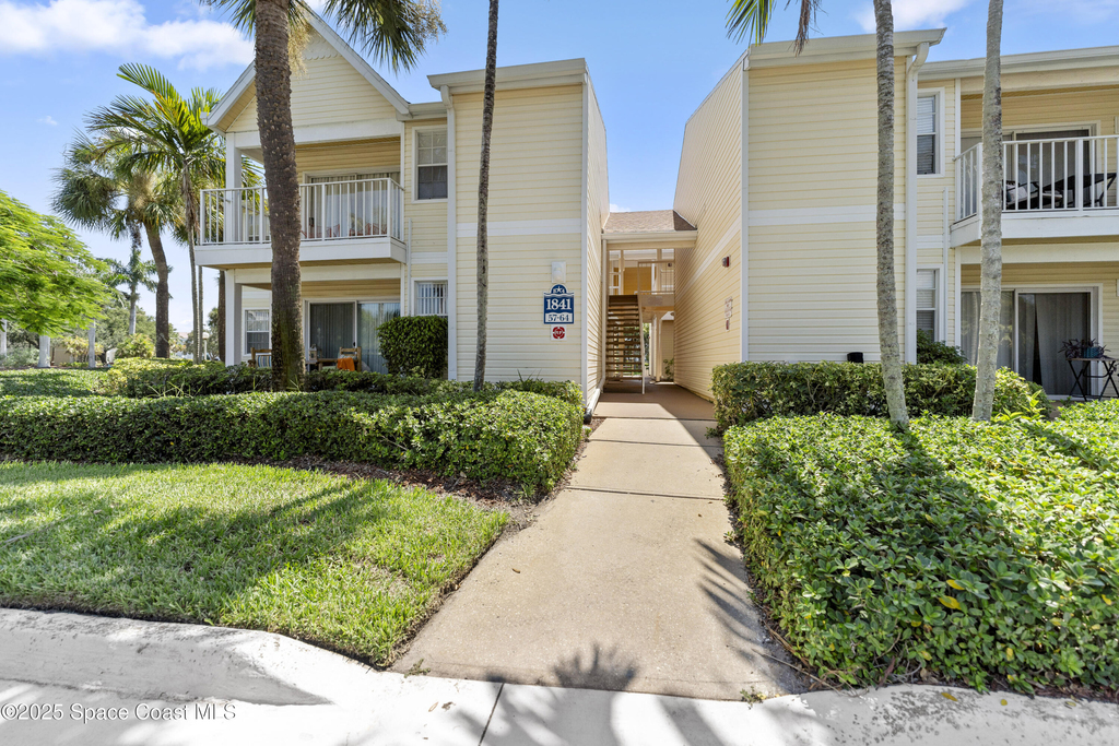 1841 Island Club Drive - Photo 0