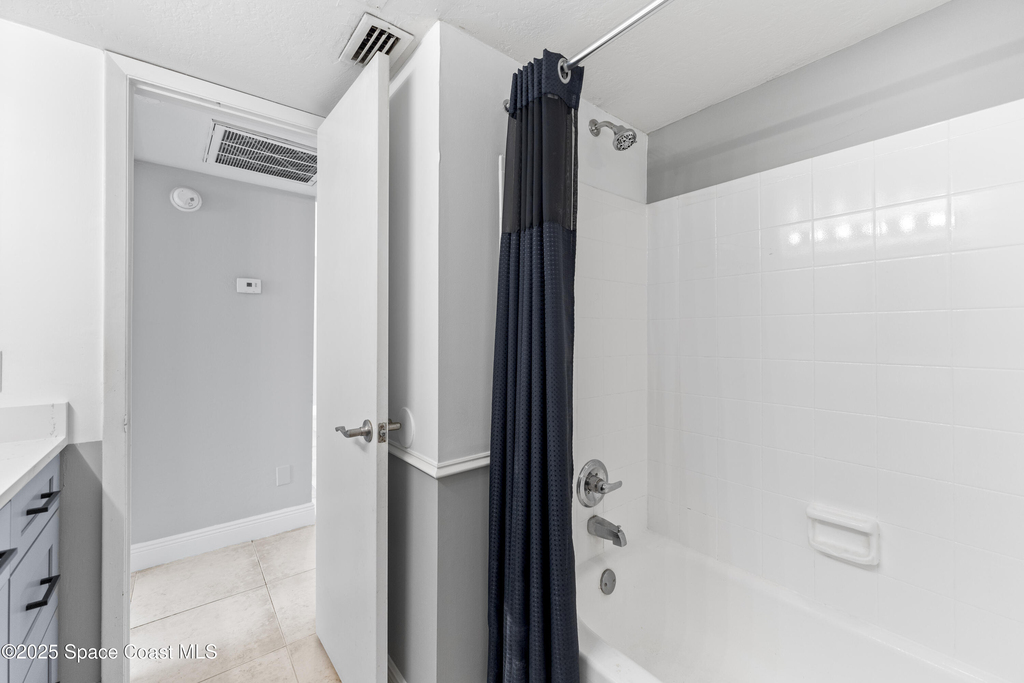 1841 Island Club Drive - Photo 9