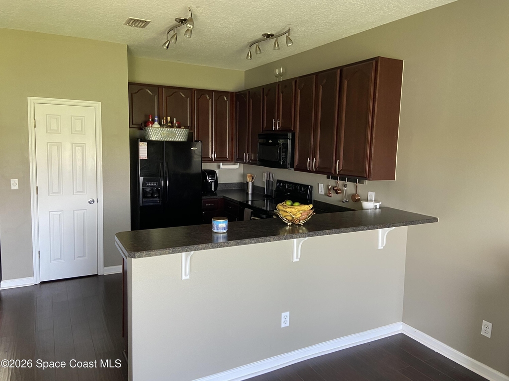 2630 Revolution Street E - Photo 7