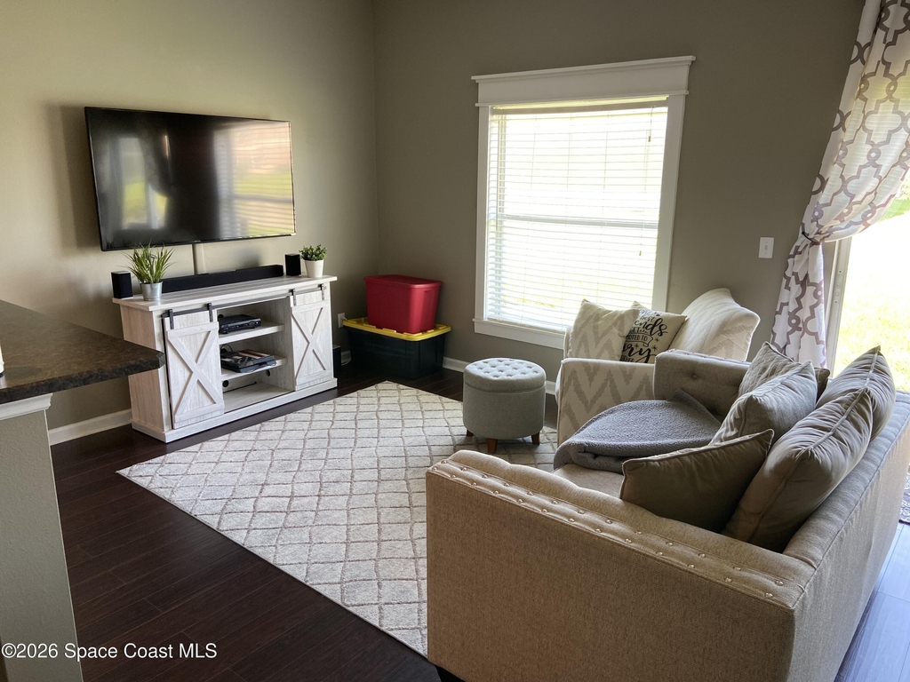 2630 Revolution Street E - Photo 4