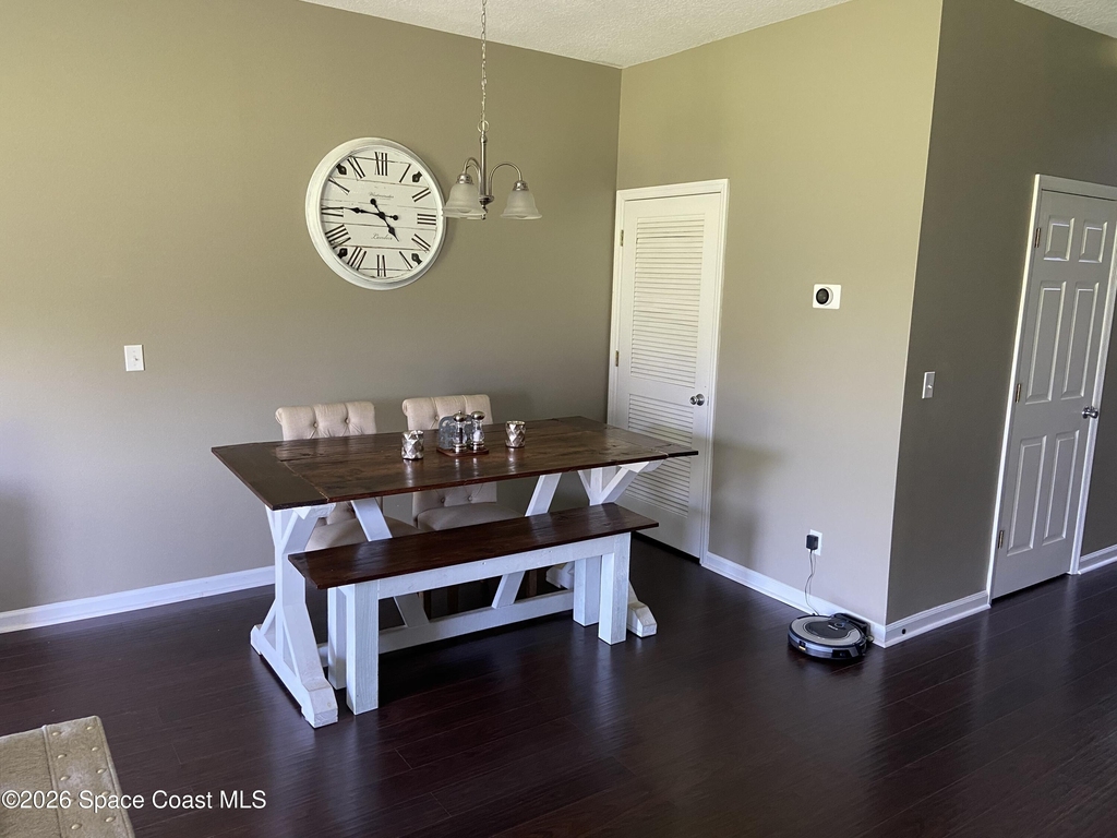 2630 Revolution Street E - Photo 8