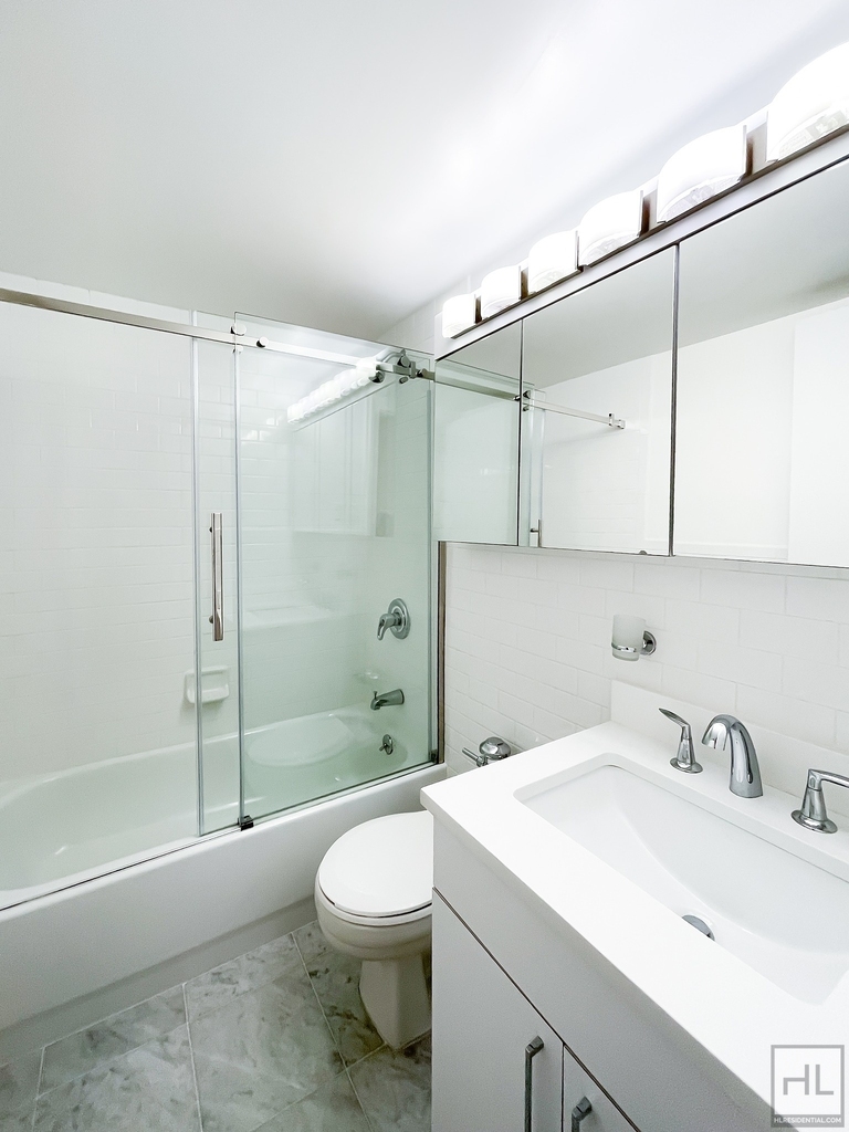 West 73rd Street - Photo 3