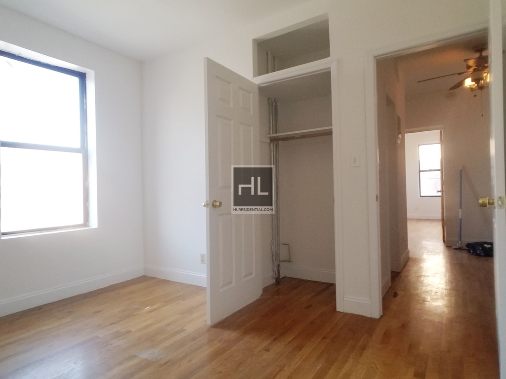 Broadway - Photo 0