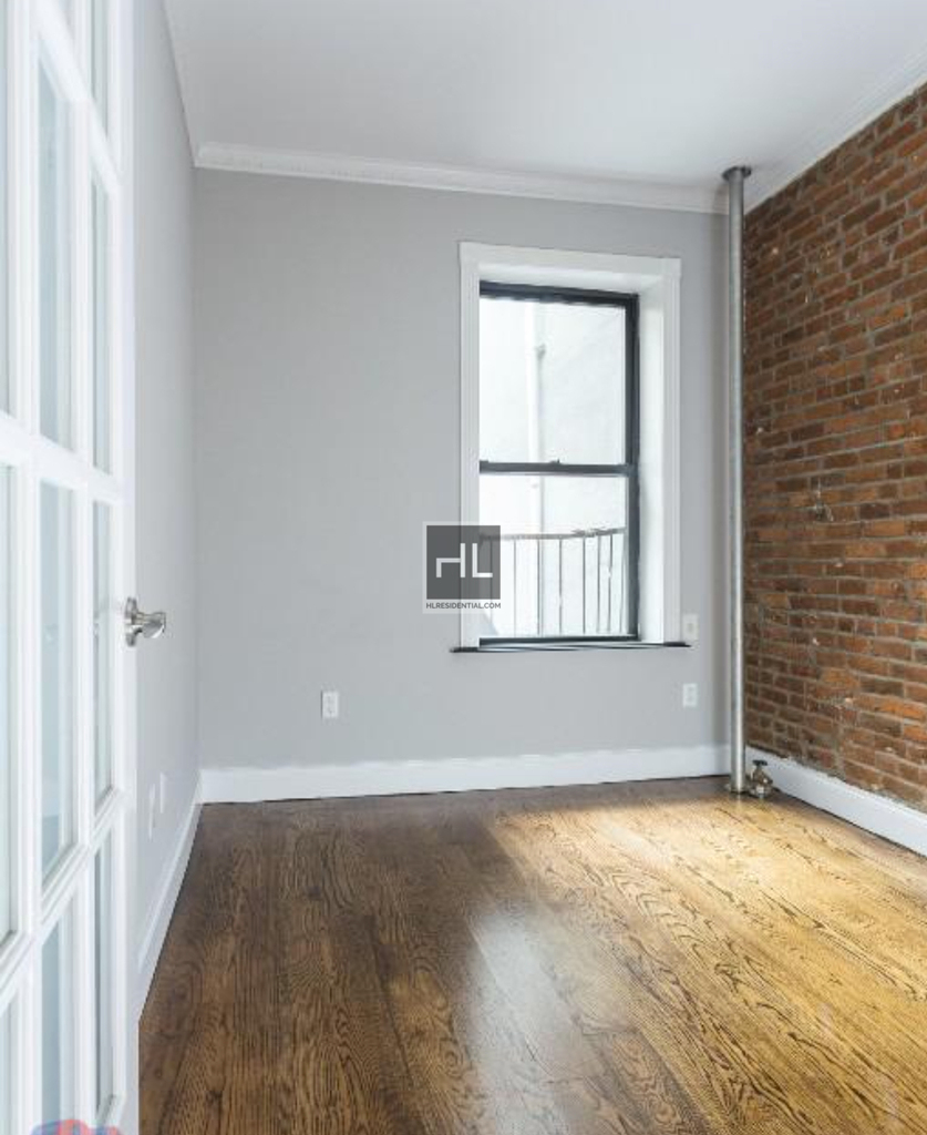West 14 Street - Photo 2
