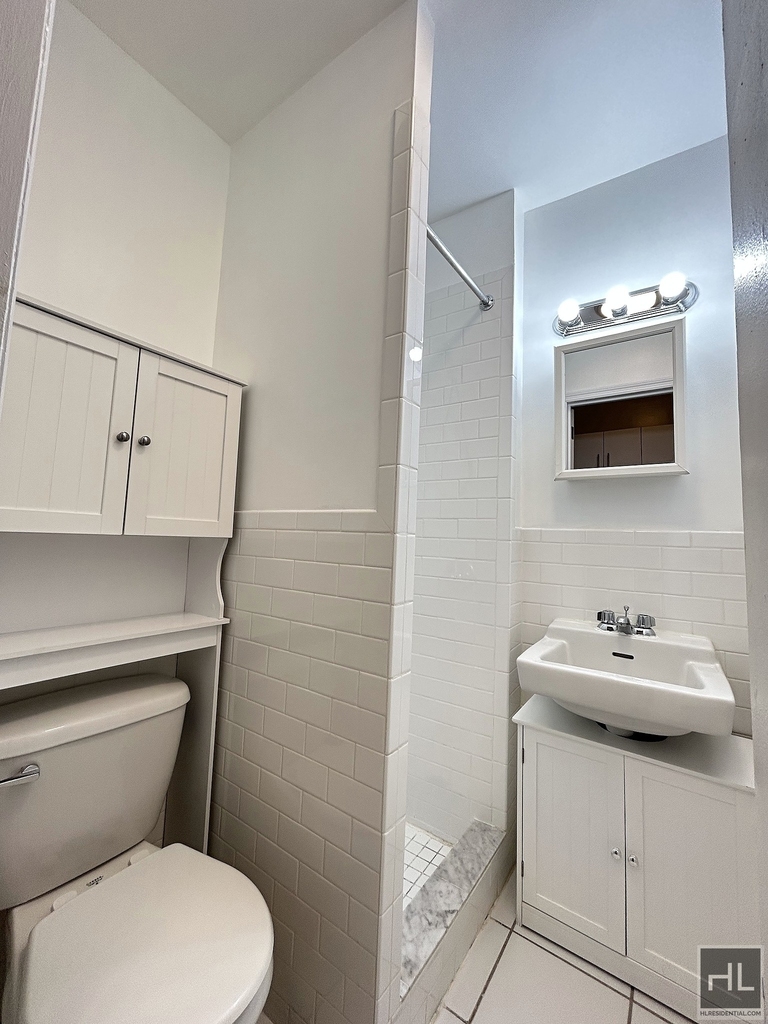 East 89th Street - Photo 2