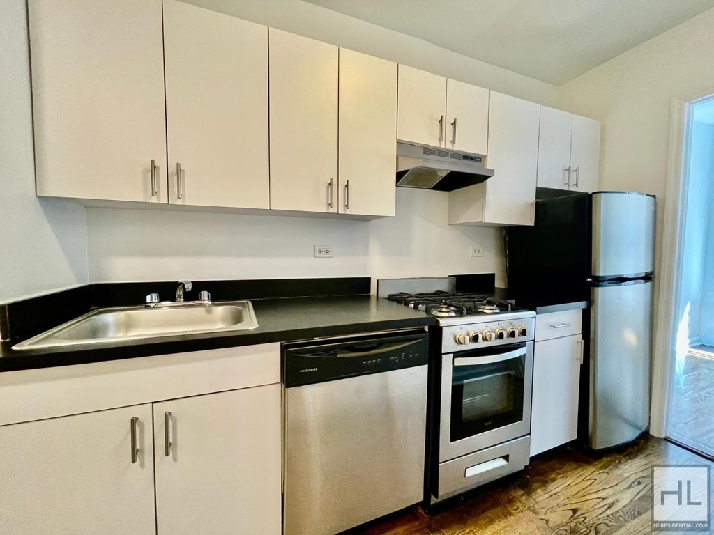 East 89th Street - Photo 0