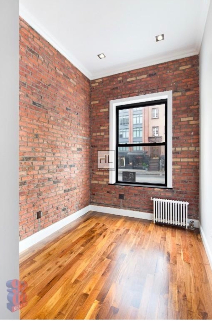 West 14 Street - Photo 3