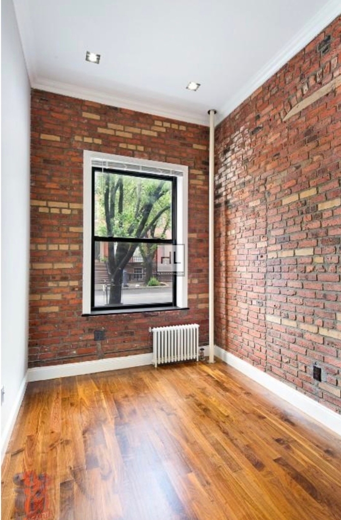 West 14 Street - Photo 2