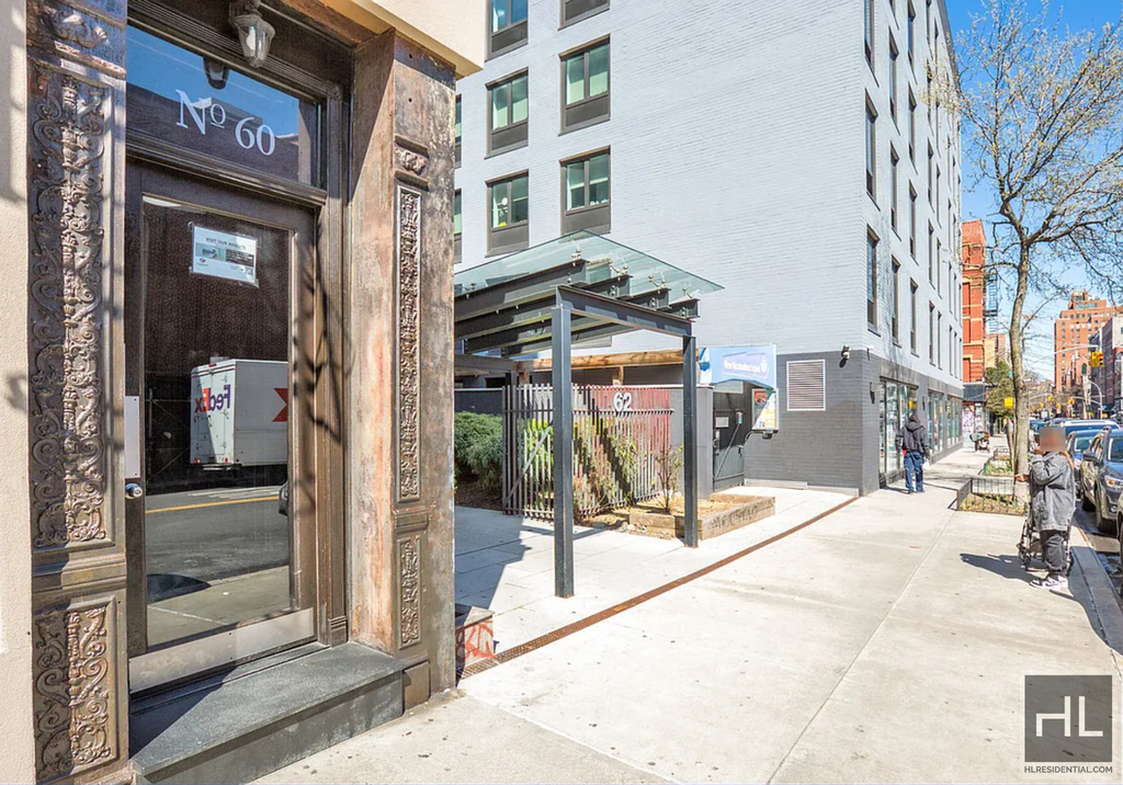 Avenue B - Photo 9