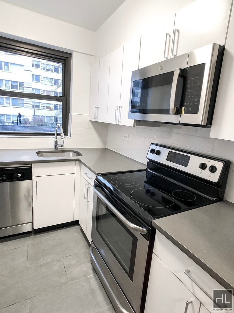 East 69 Street - Photo 5