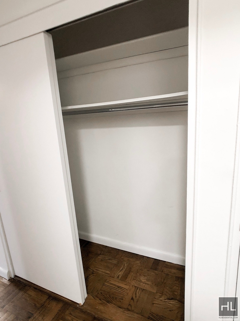 East 69 Street - Photo 8