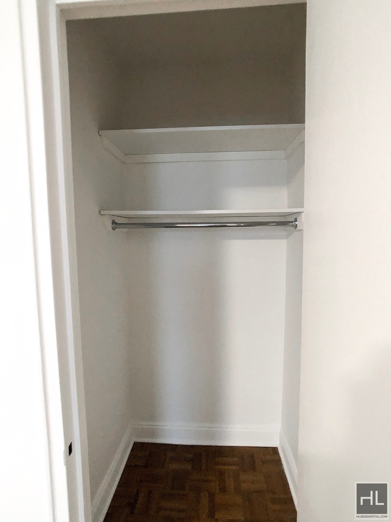 East 69 Street - Photo 9