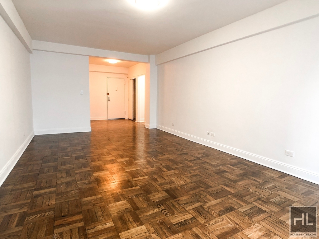 East 69 Street - Photo 1