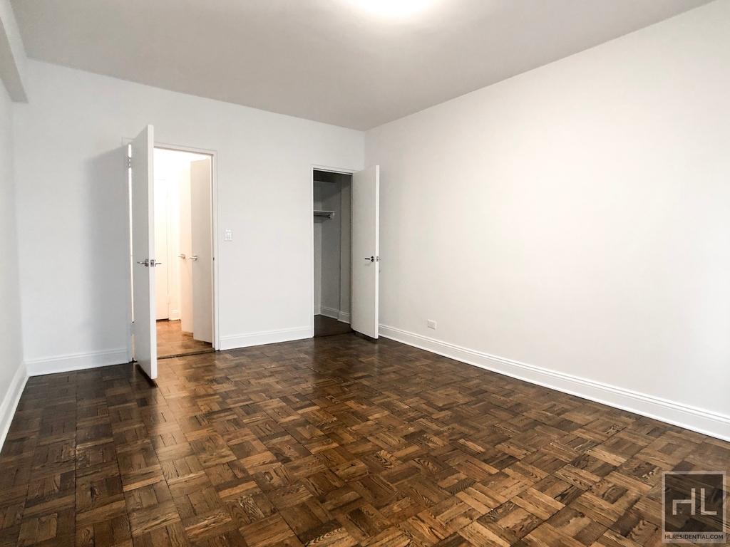 East 69 Street - Photo 3