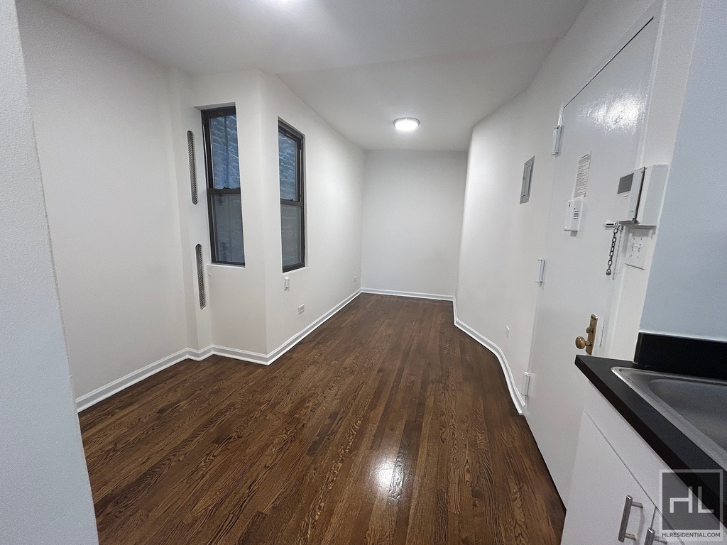East 89th Street - Photo 1