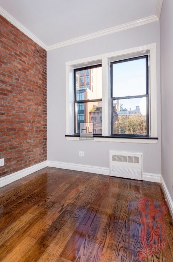 West 14 Street - Photo 5