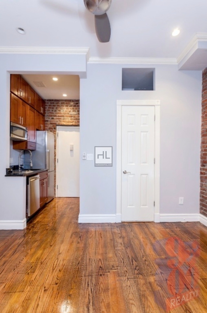 West 14 Street - Photo 1