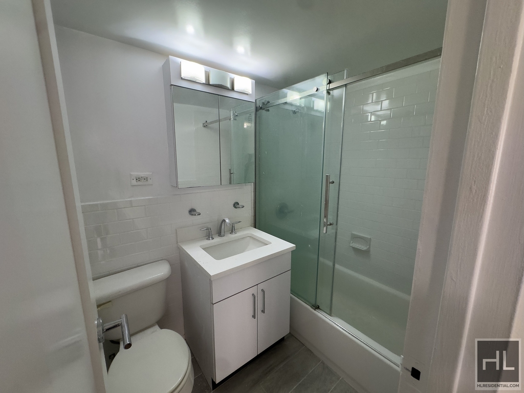 East 56 Street - Photo 3