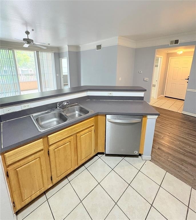 6412 Queens Borough Avenue - Photo 8