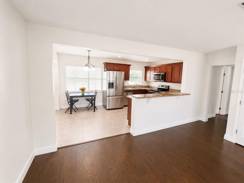 616 Ellendale Drive - Photo 4