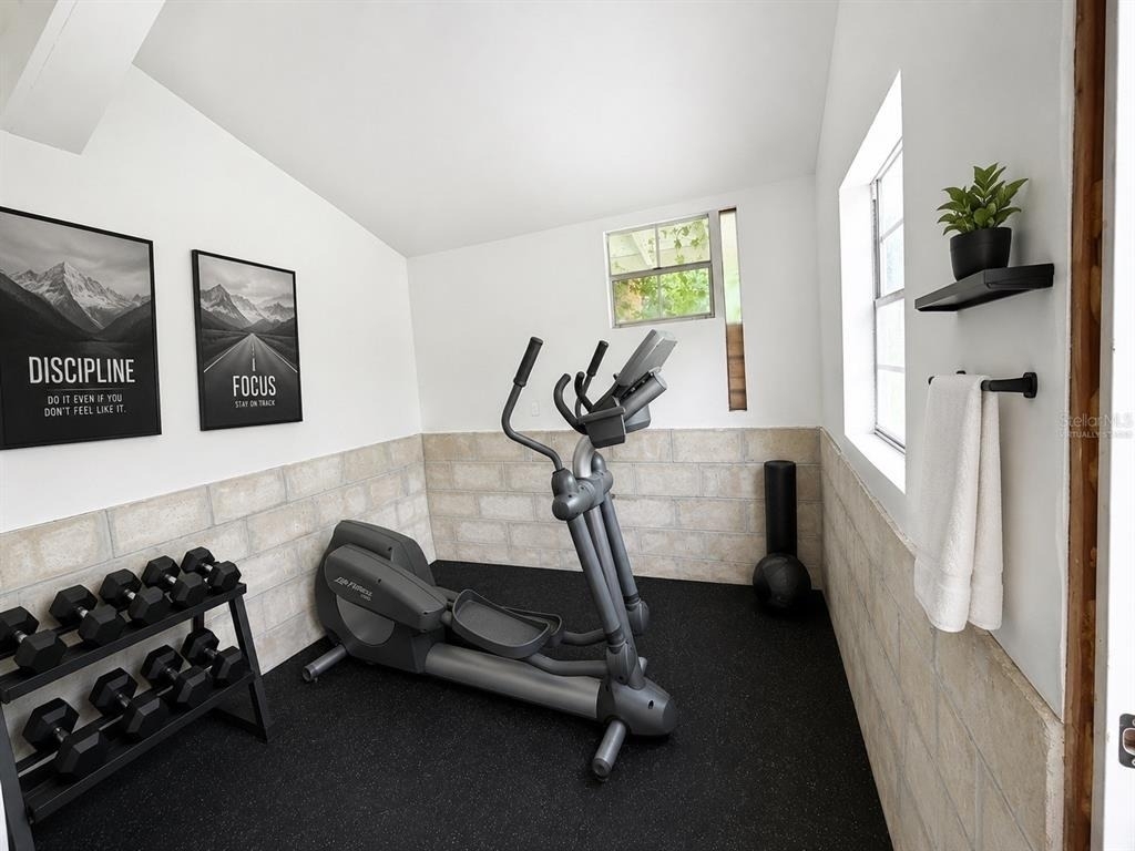 616 Ellendale Drive - Photo 23