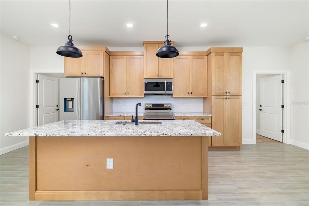118 Ruby Avenue N - Photo 9