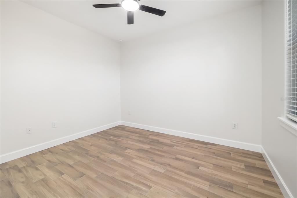118 Ruby Avenue N - Photo 21