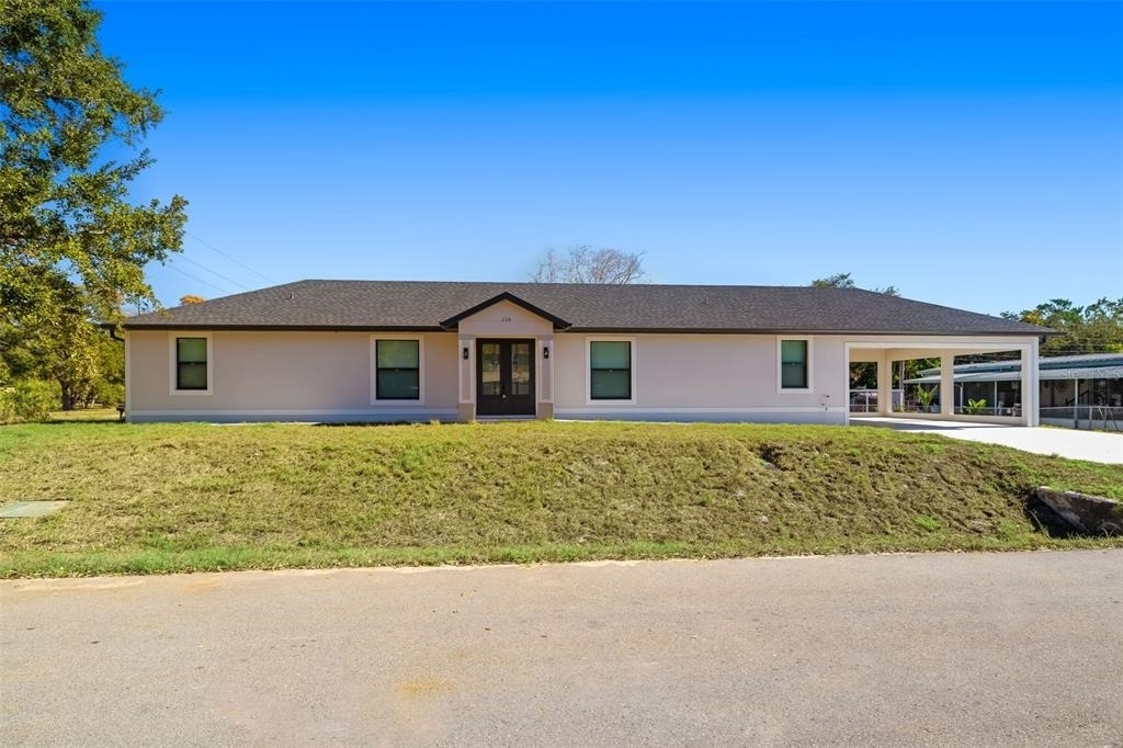 118 Ruby Avenue N - Photo 2
