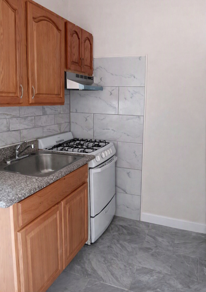 Saratoga signature living - Photo 0