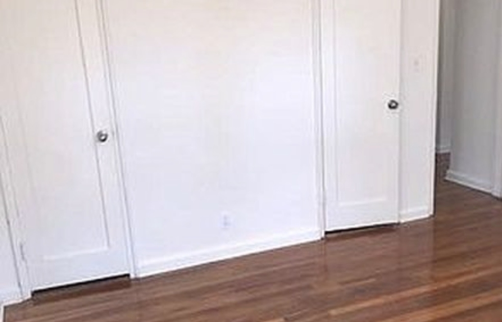 77-32 Vleigh Place - Photo 6