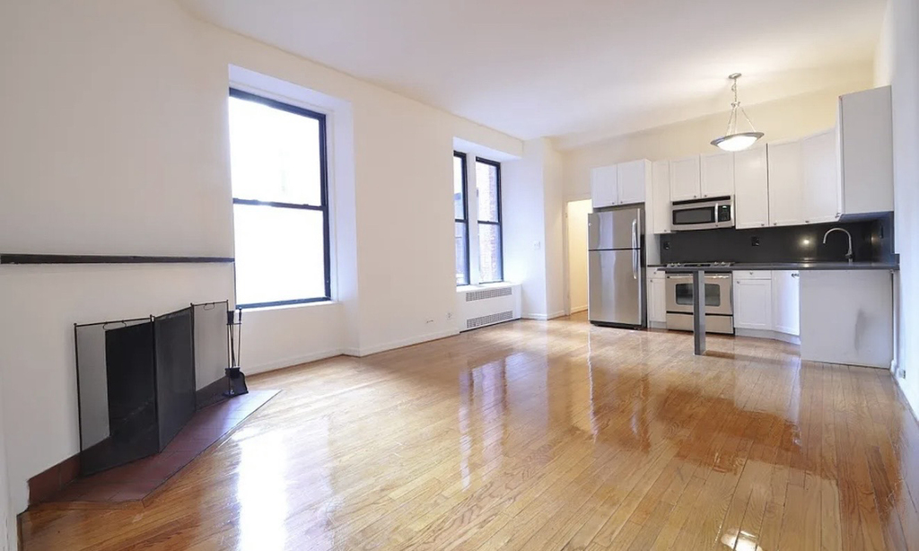 121 Madison Avenue - Photo 0