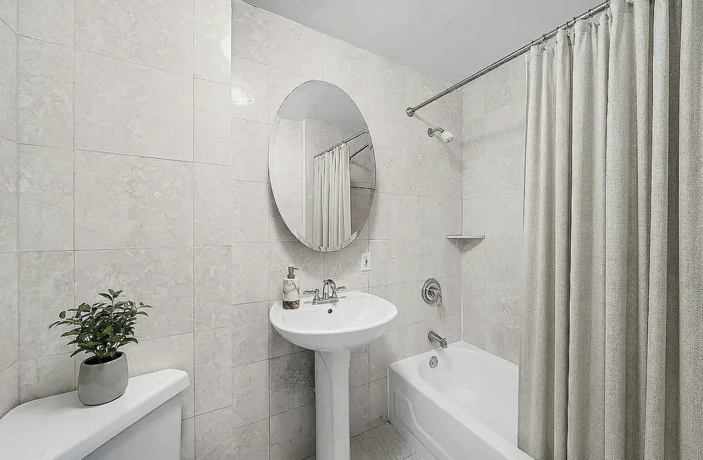 238 West 73rd Street - Photo 4