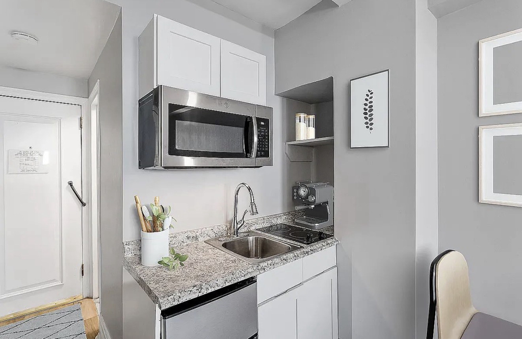 238 West 73rd Street - Photo 1