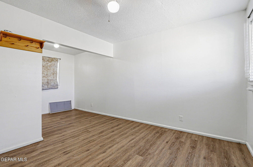 3912 Kemp Avenue - Photo 1