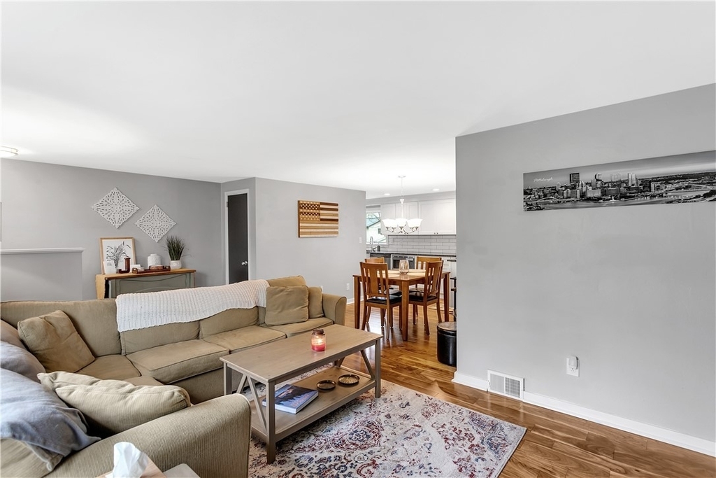 2412 Cathedral Dr - Photo 11