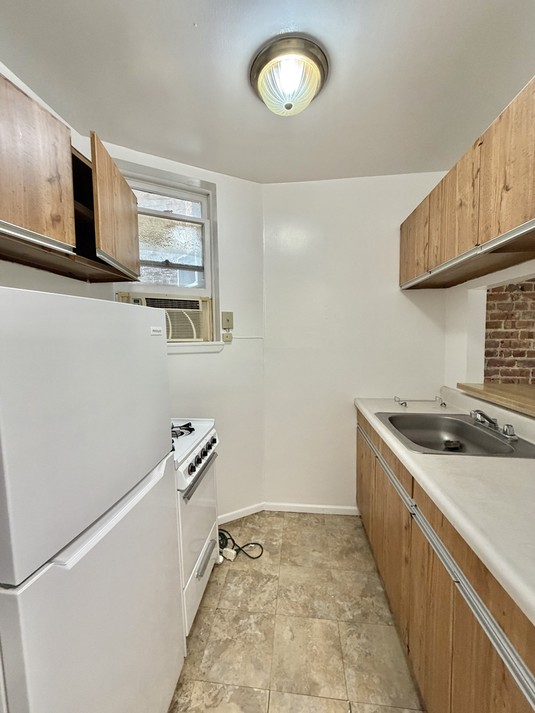 East 90th Street - Photo 1
