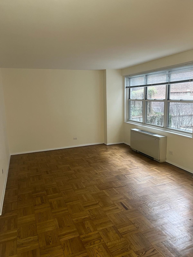 8th Avenue / W 52 St - Photo 2