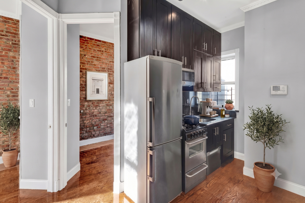 314 East 106th Street - Photo 3