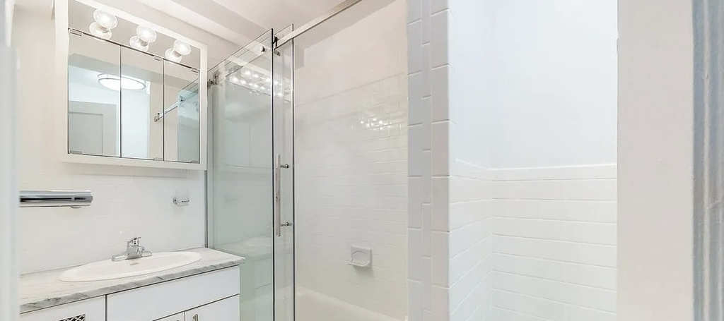 137 East 38th Street - Photo 5