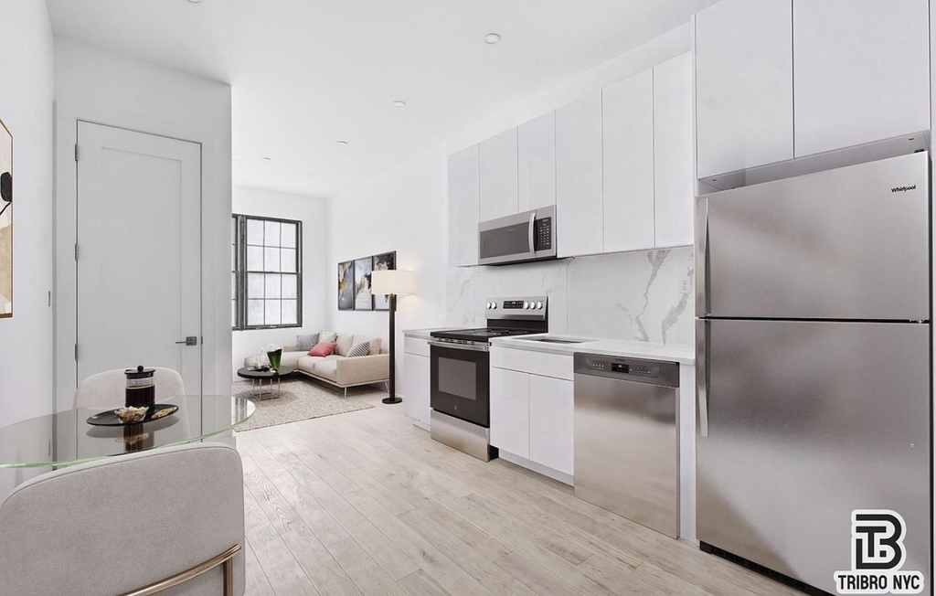 416 Lorimer Street - Photo 3