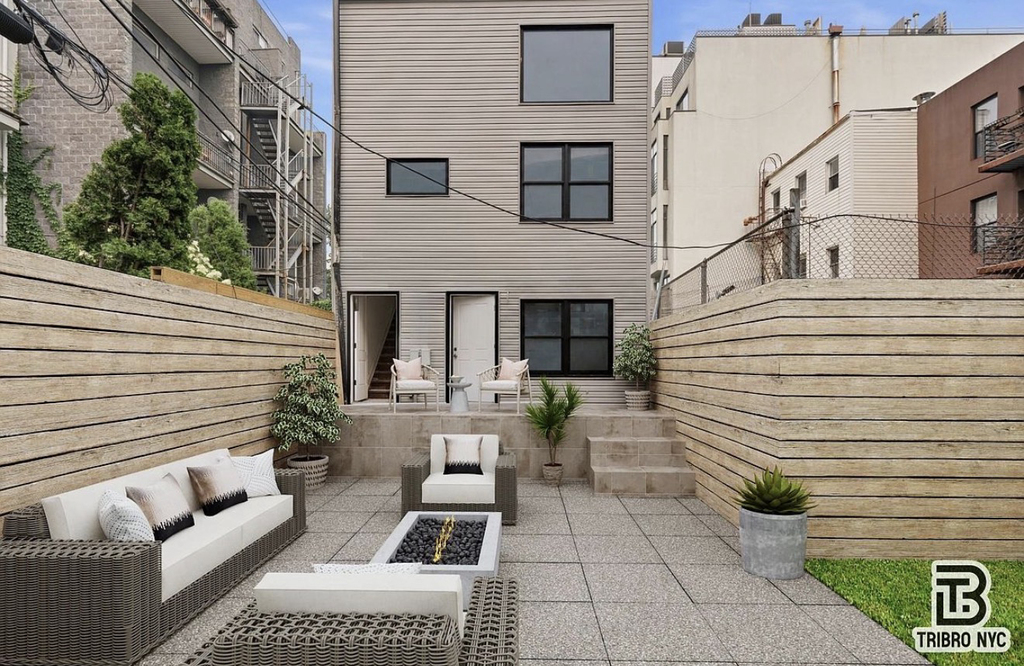 416 Lorimer Street - Photo 0