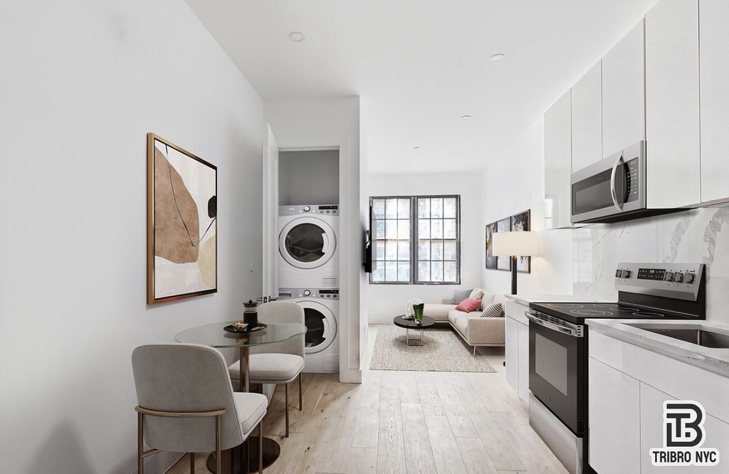 416 Lorimer Street - Photo 1