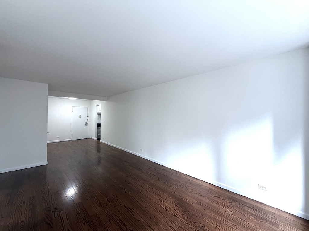 East 57th Street - Photo 0