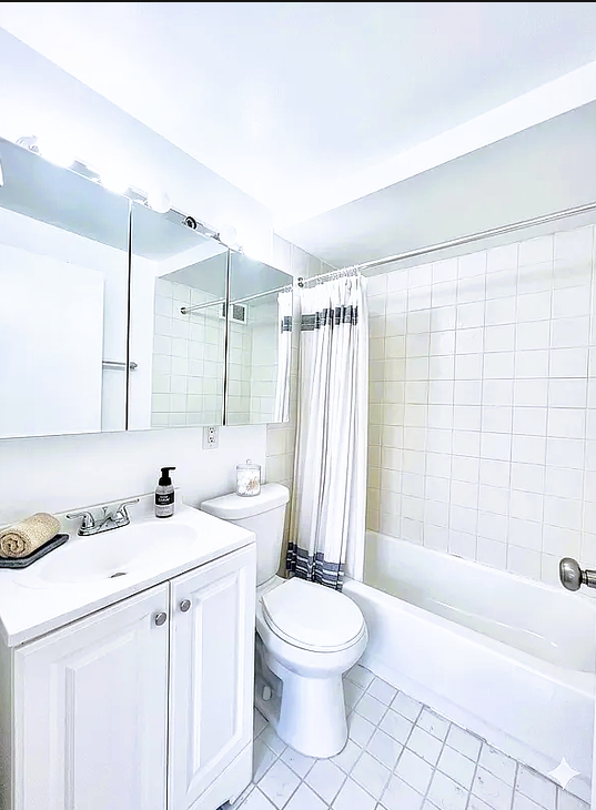 1425 York Avenue - Photo 3